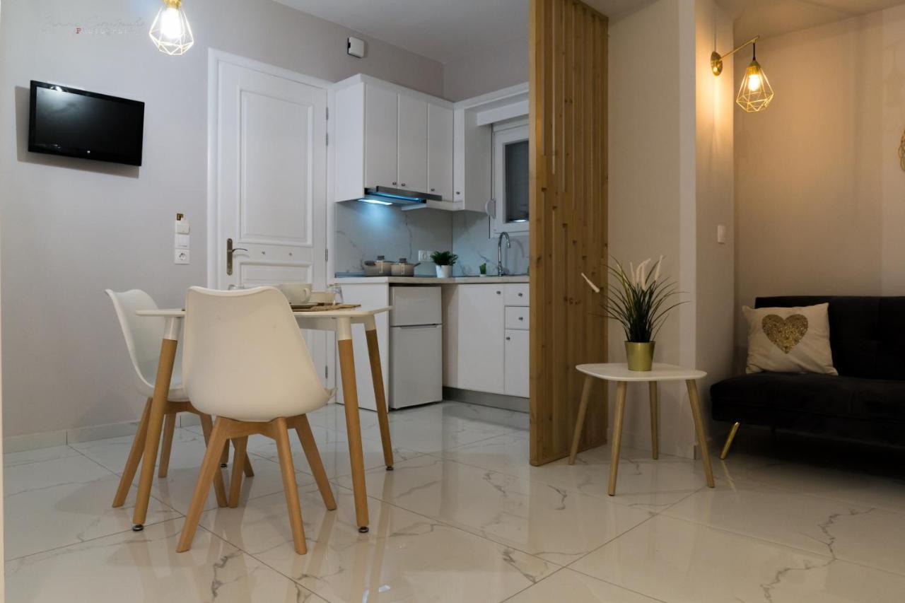 Sunset Brand New Luxury Apt With Pool & Sea View カルパトス エクステリア 写真