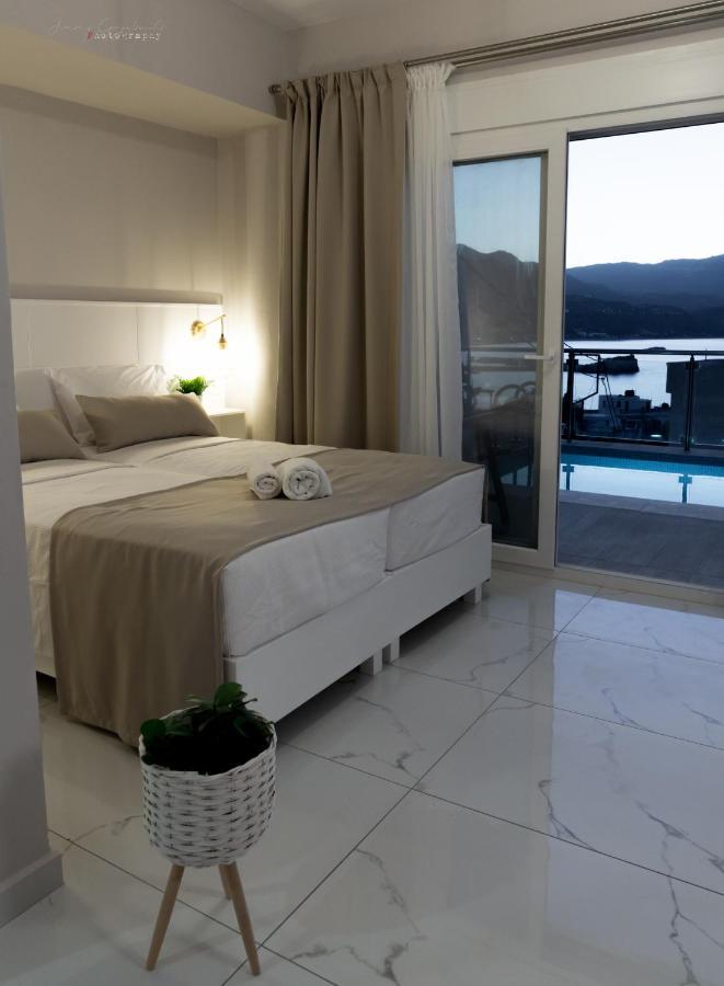 Sunset Brand New Luxury Apt With Pool & Sea View カルパトス エクステリア 写真